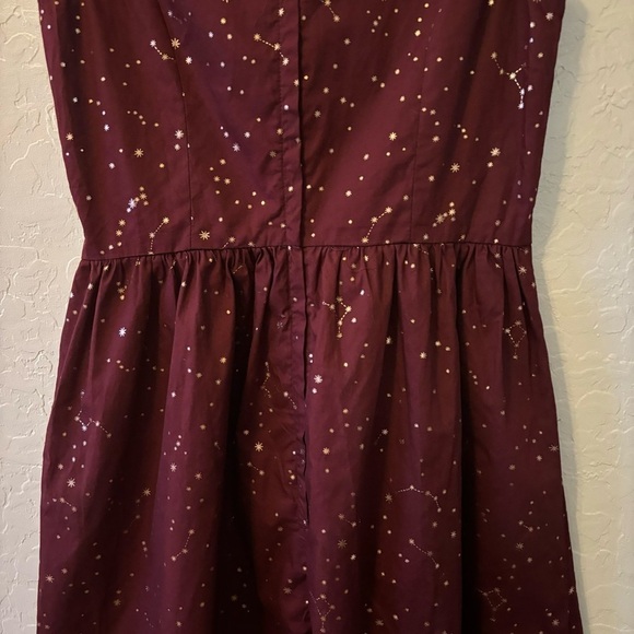 ModCloth Burgundy Gold Heart and Solar System Constellation A-Line Dress Size 10 - Picture 10 of 10